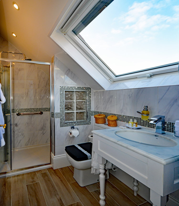 Haven Hall Hotel Bedroom 7 shower room