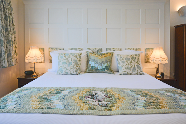 Haven Hall Hotel Bedroom 5 quilt & pillows