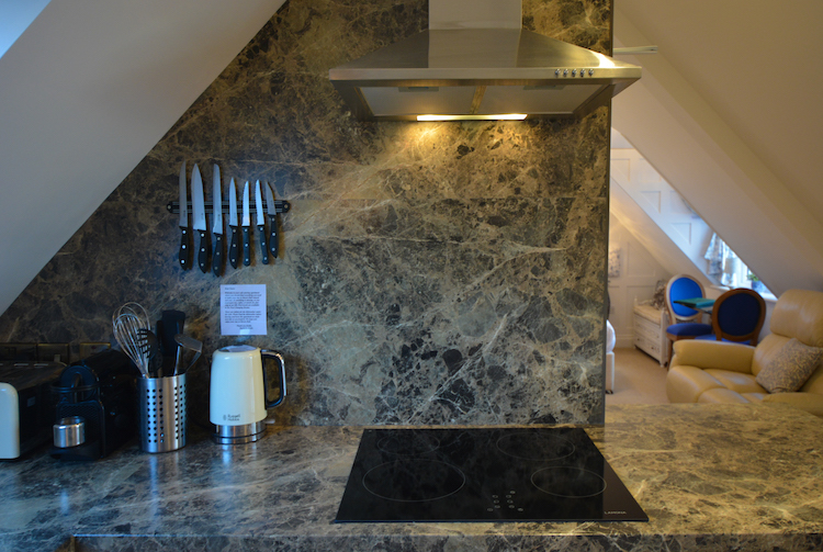 Haven Hall Hotel Sea View 3 Suite kitchen hob