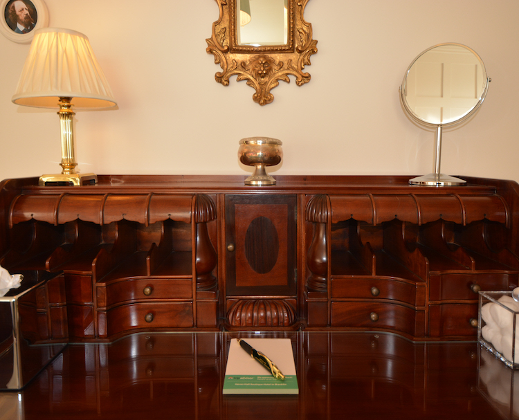 Haven Hall Hotel Bedroom 5 Desk detail
