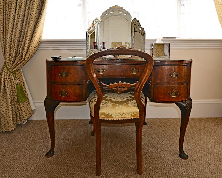 Haven Hall Hotel Bedroom 4 dressing table
