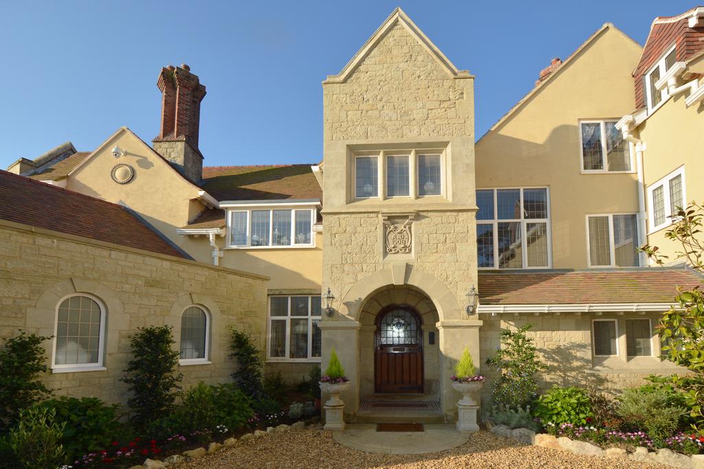 Haven Hall Hotel Front Entrance