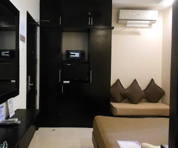 Standard Room with 1 double-sized bed good for 2PAX. Located in Ground Floor