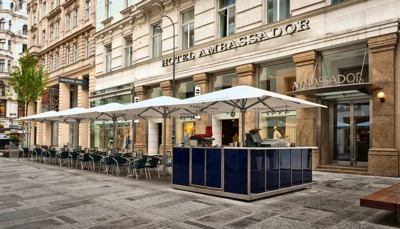 Hotel Ambassador Wien Vienna Schanigarten Open Air Café Kaerntner Strasse Sommer Summer