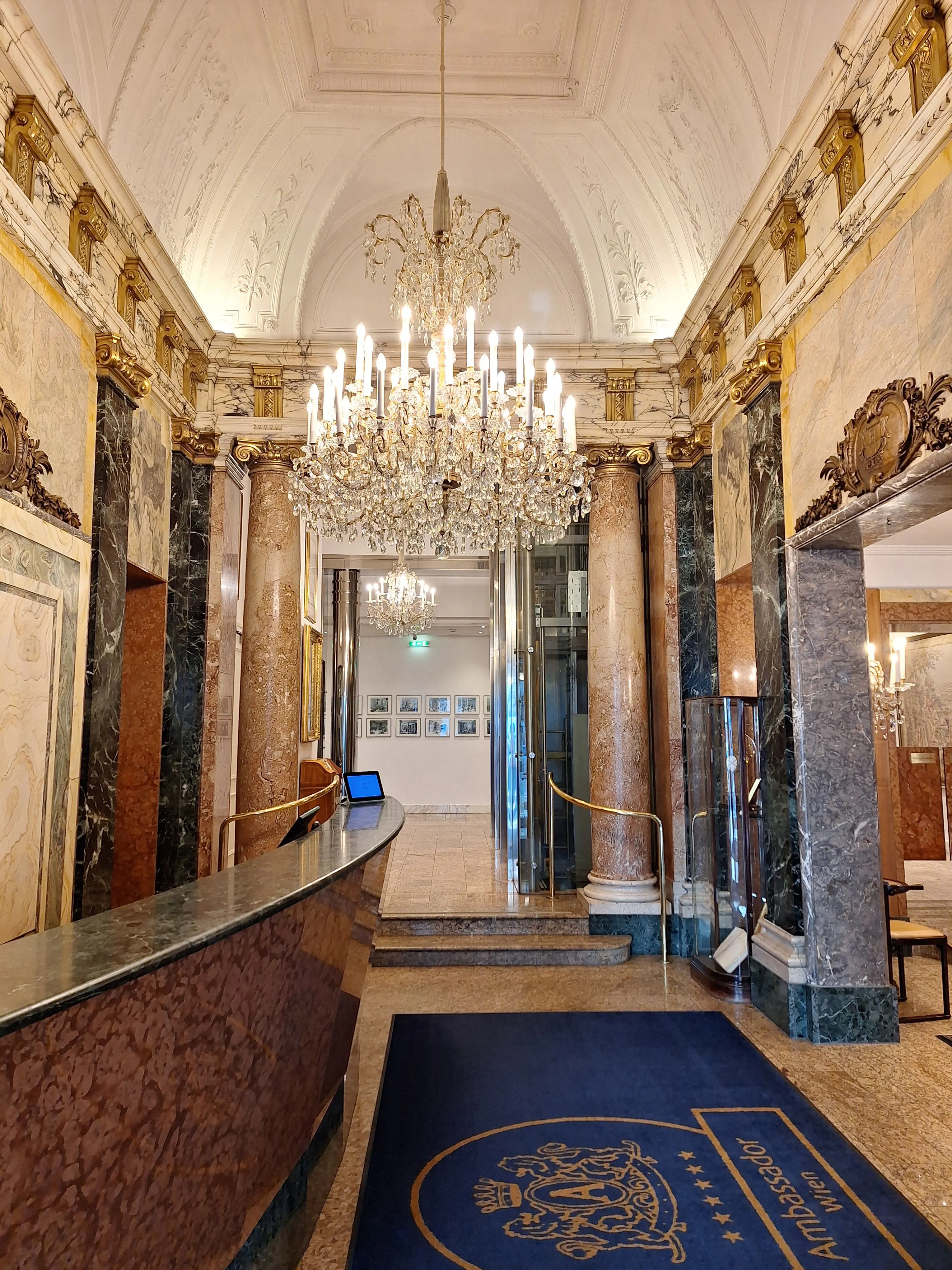 Hotel Ambassador Wien Vienna Luster Rezeption Reception