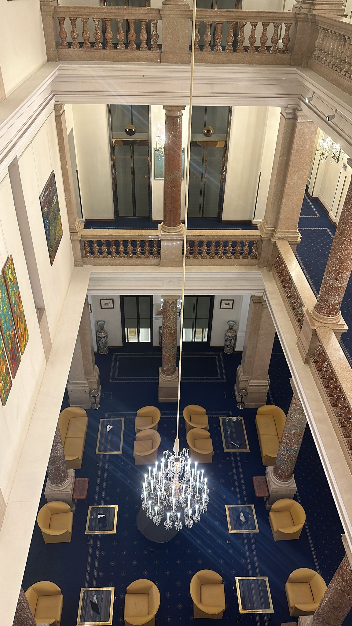 Hotel Ambassador Wien Vienna Luster Chandelier Atrium Bar
