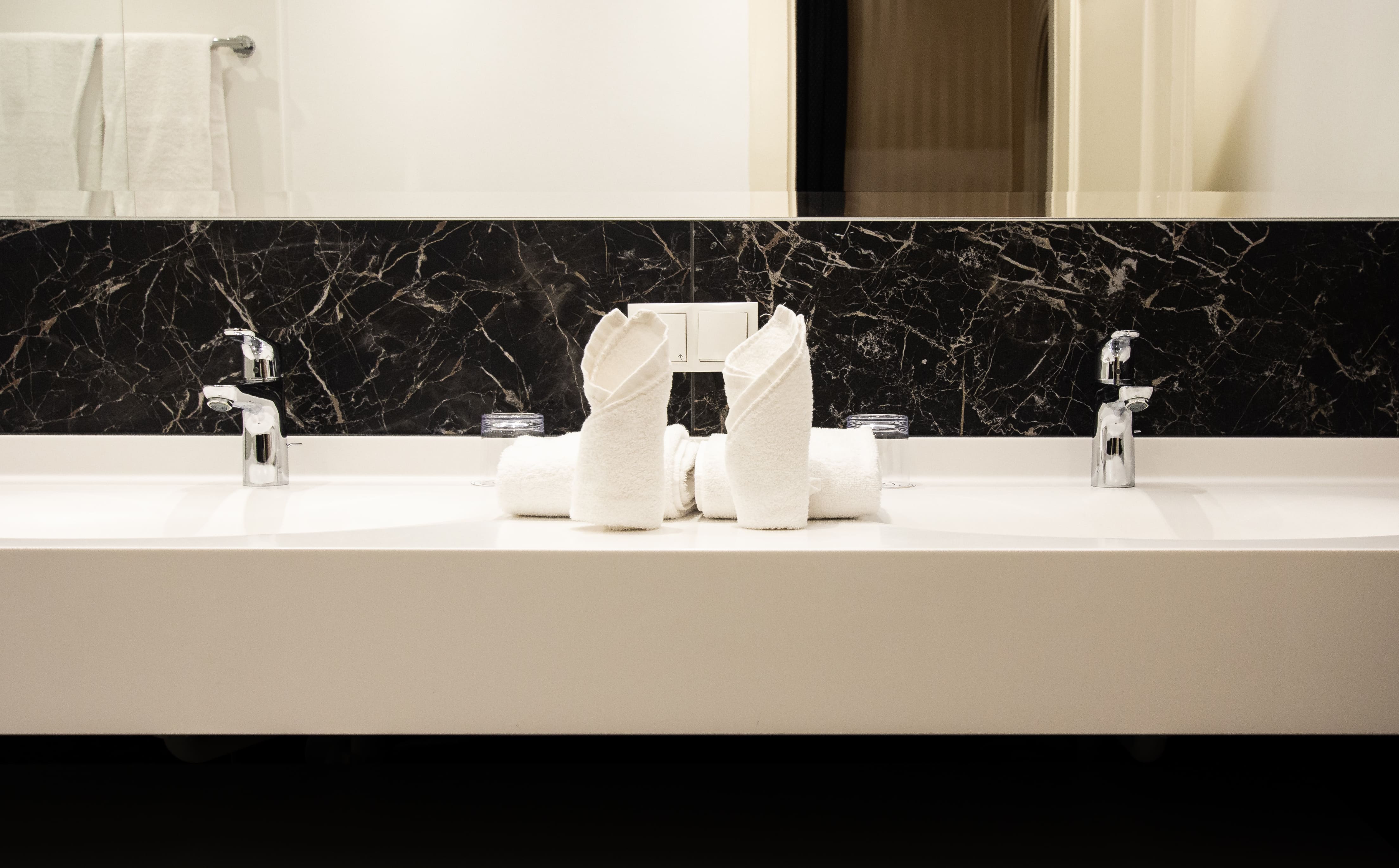 Hotel Ambassador Wien Vienna Bad Badezimmer Bath Bathroom