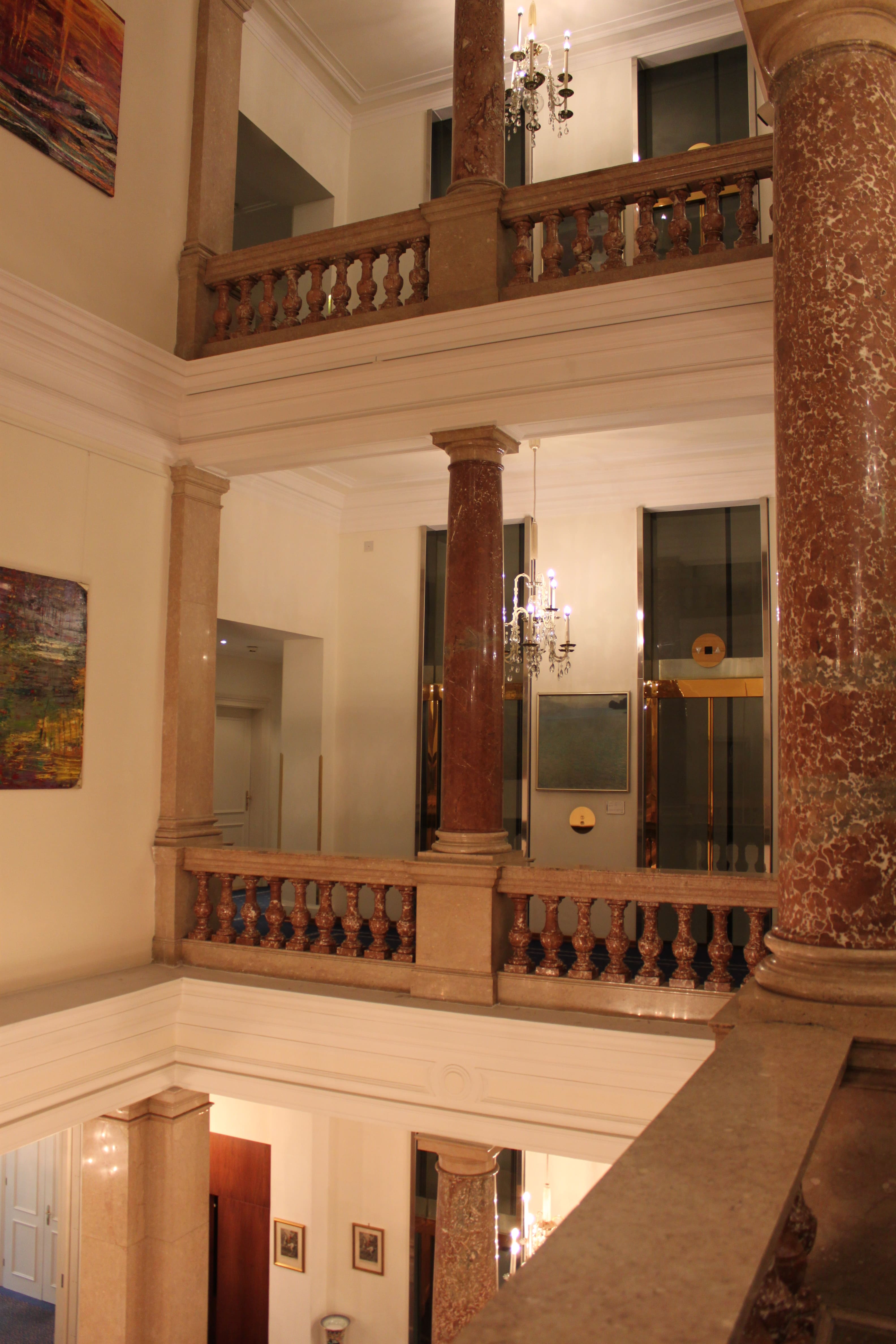 Hotel Ambassador Wien Vienna Luster Atrium