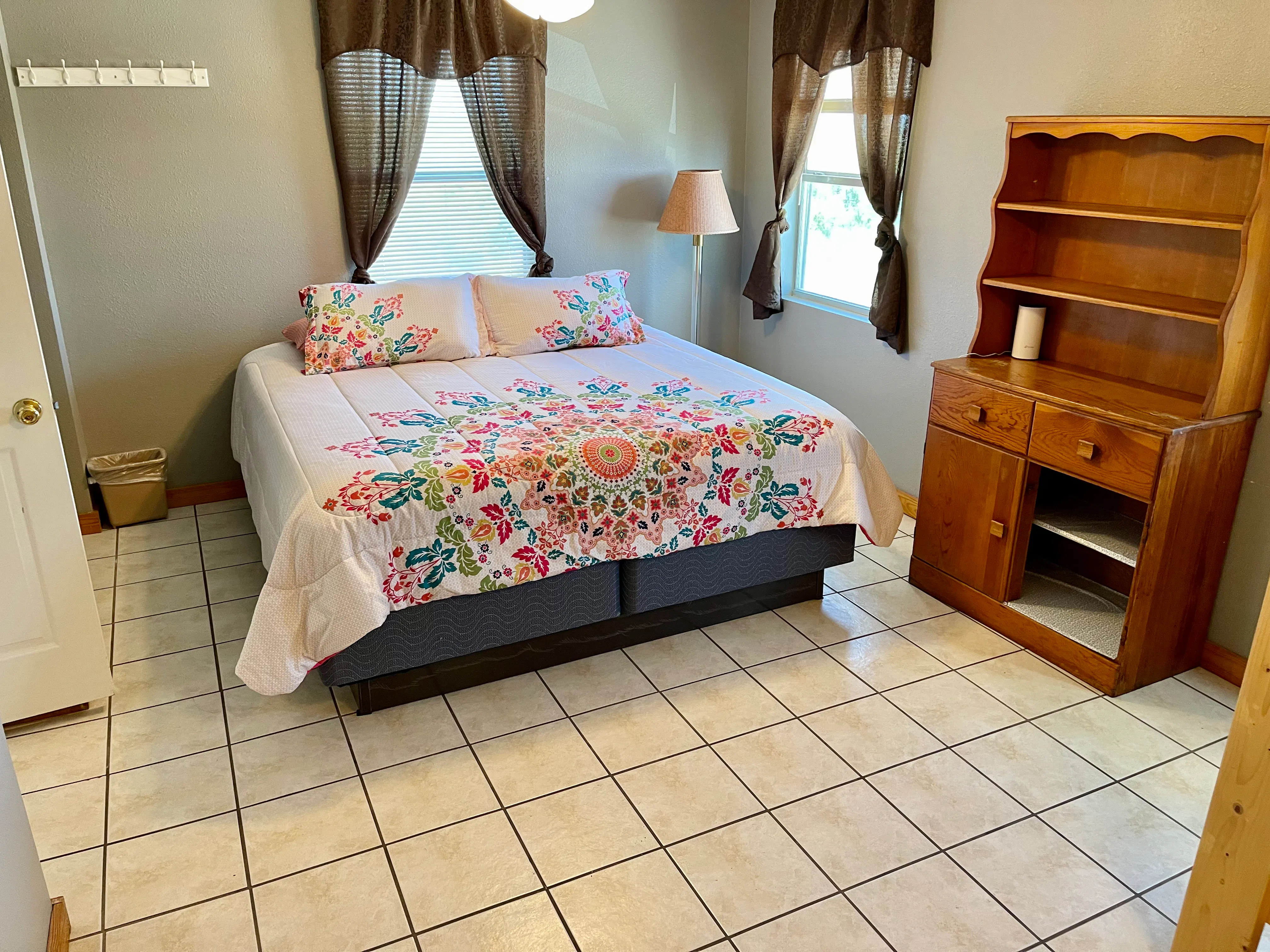 King sized bed in Family suite