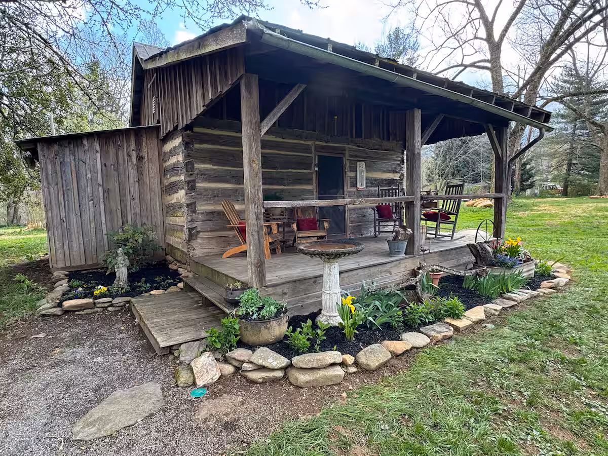 Cabin at Walker Inn