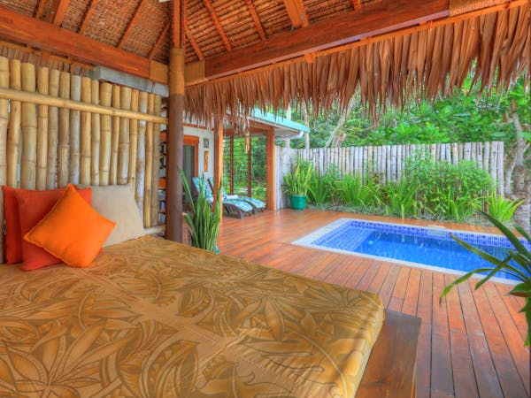 erakor island resort deluxe honeymoon pool villa sun bed #erakorislandresort #tropicalislandholiday #Vanuatuaccommodation