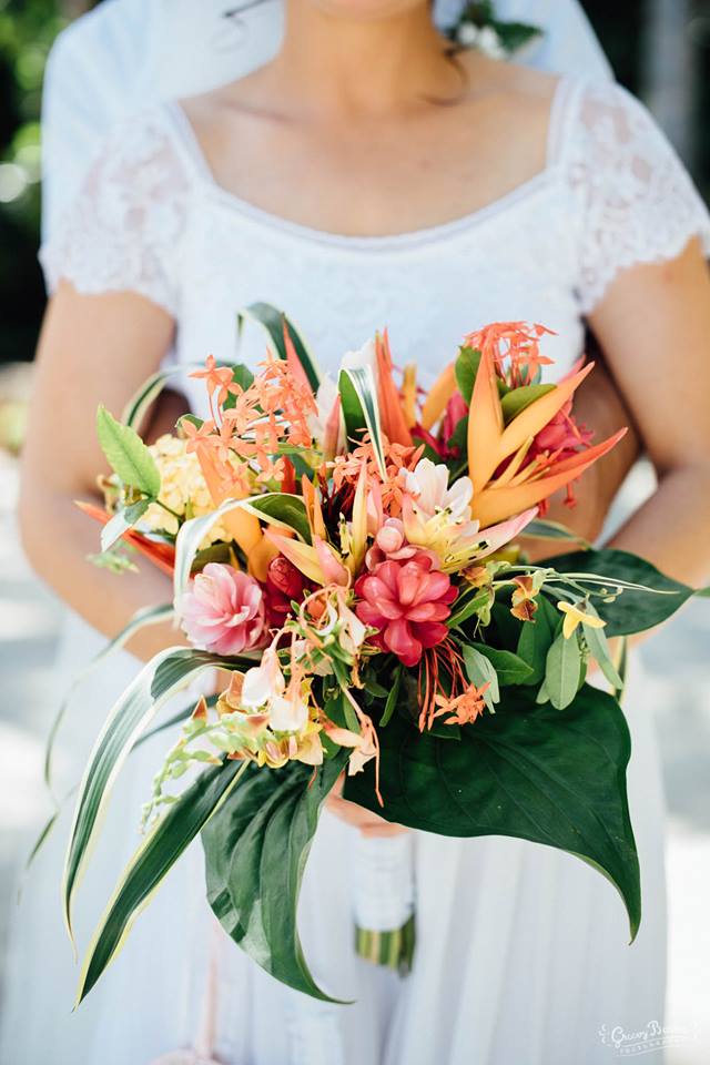 #erakorbeachweddings #weddingceremonyonthebeachsouthpacific #Vanuatutropicalbeachweddings tropical bridal bouquet