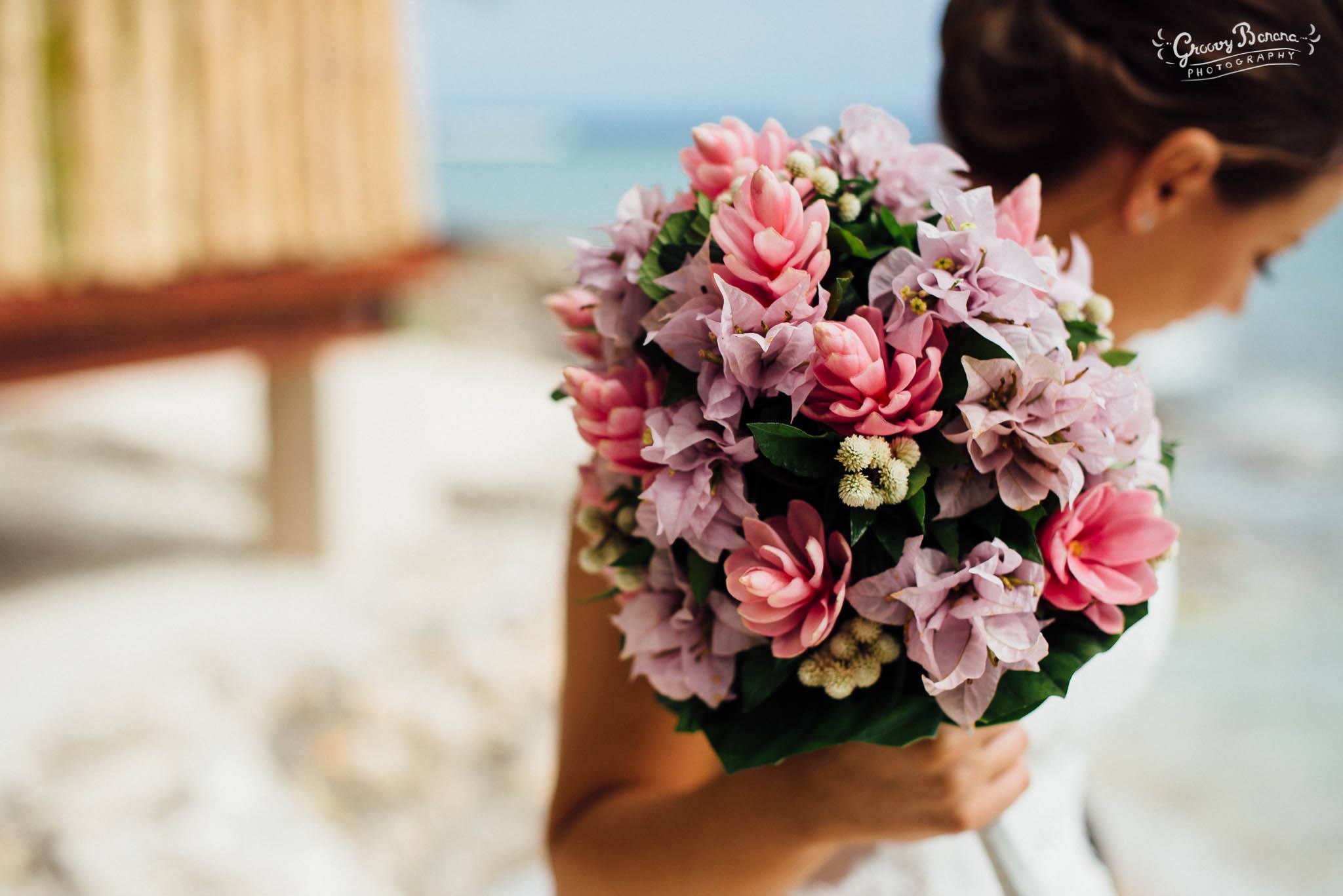 #erakorbeachweddings #weddingceremonyonthebeachsouthpacific #Vanuatutropicalbeachweddings pale pink bridal bouquet
