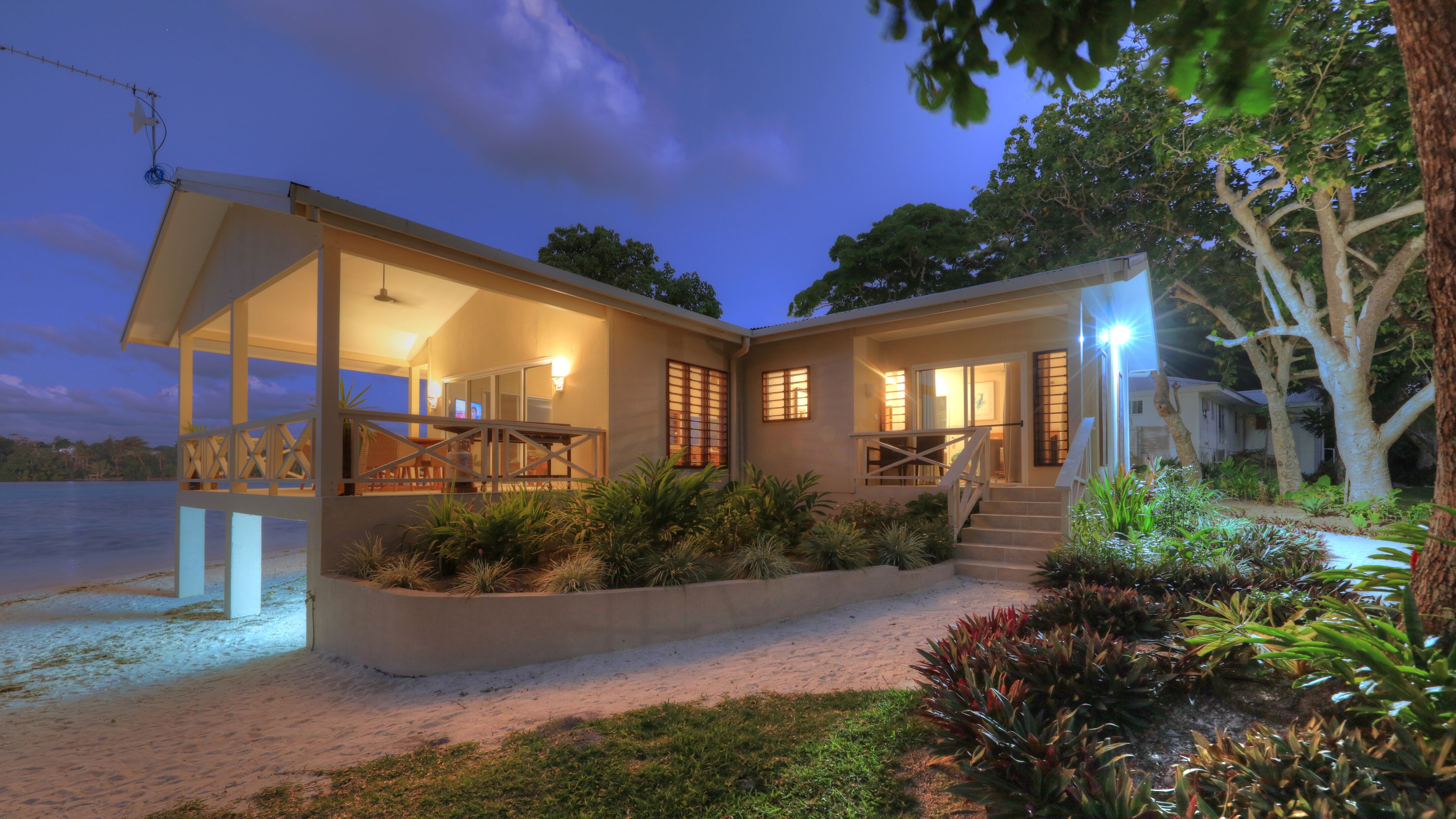 beach cottage erakor island resort & spa #erakorislandresort #vanuatuholidays #tropicalislandholiday #Vanuatuaccomodation