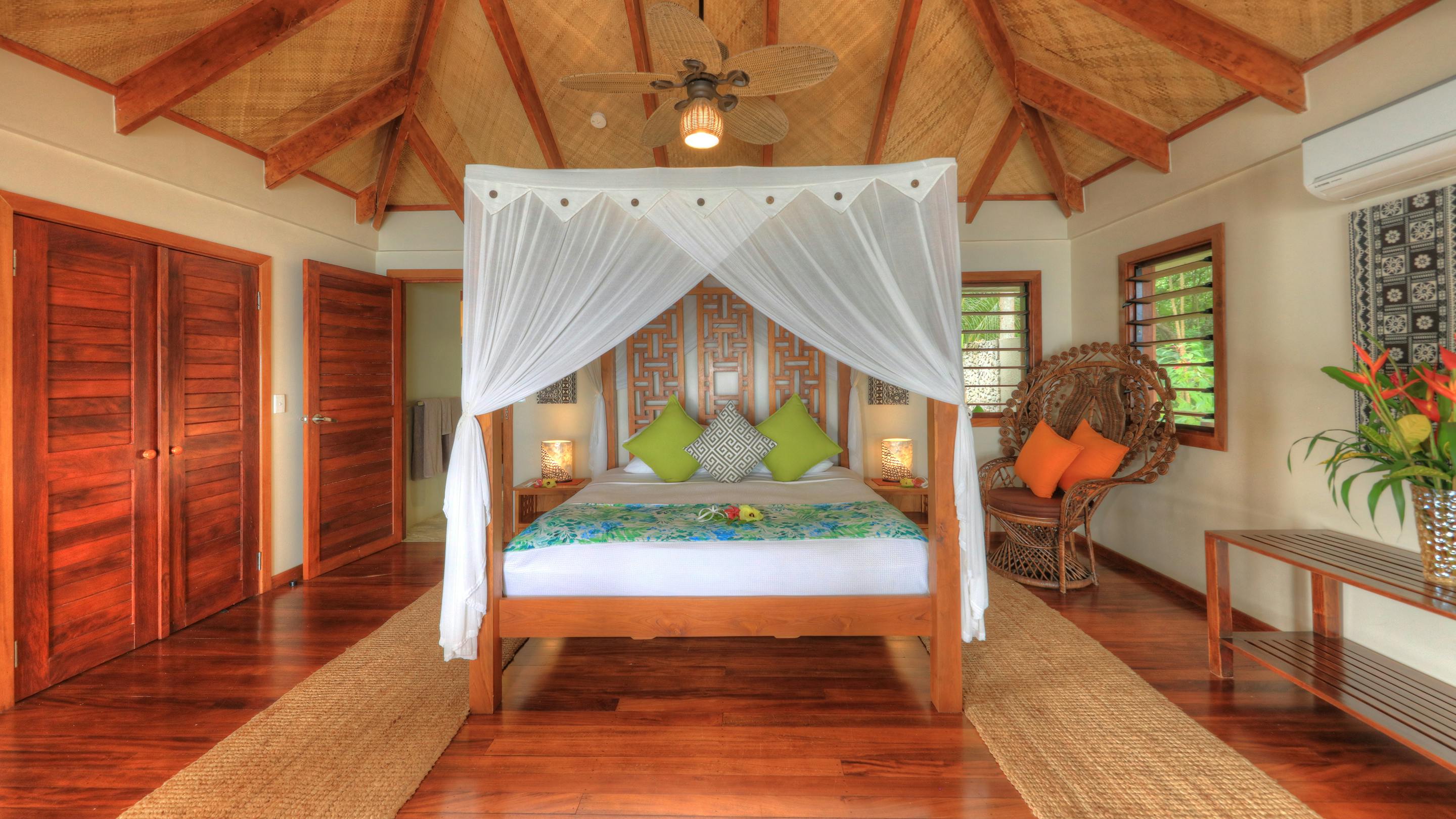 erakor island resort deluxe honeymoon pool villa master bed #erakorislandresort #tropicalislandholiday #Vanuatuaccommodation