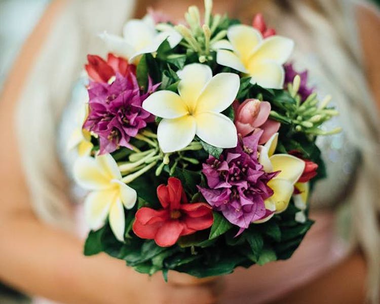 #erakorbeachweddings #weddingceremonyonthebeachsouthpacific #Vanuatutropicalbeachweddings tropical bridal bouquet