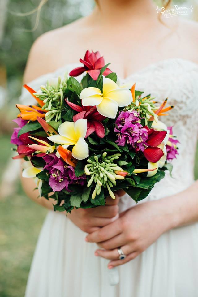 #erakorbeachweddings #weddingceremonyonthebeachsouthpacific #Vanuatutropicalbeachweddings tropical bridal bouquet