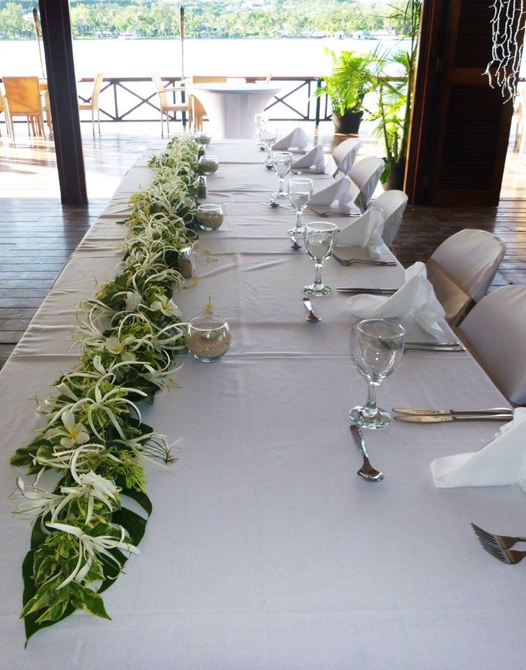 Aqua on Erakor Overwater Restaurant Bridal Table Floral Decor #erakorbeachweddings #weddingreceptionthebeachsouthpacific #Van