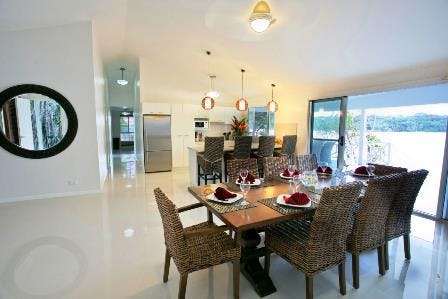 Aqua Blue Beach House - Open plan kitchen & dining area erakor island resort & spa #erakorislandresort #vanuatuholidays
