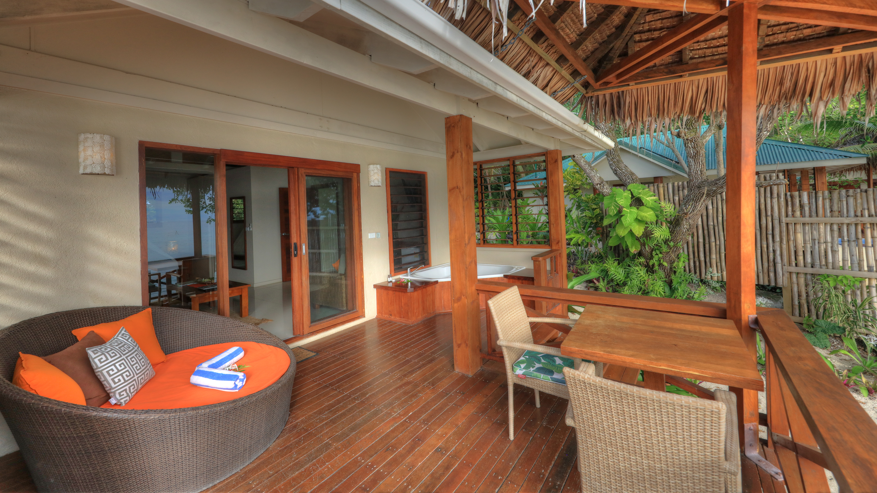 erakor island resort honeymoon pool villa #erakorislandresort #vanuatuholidays #tropicalislandholiday #Vanuatuaccommodation