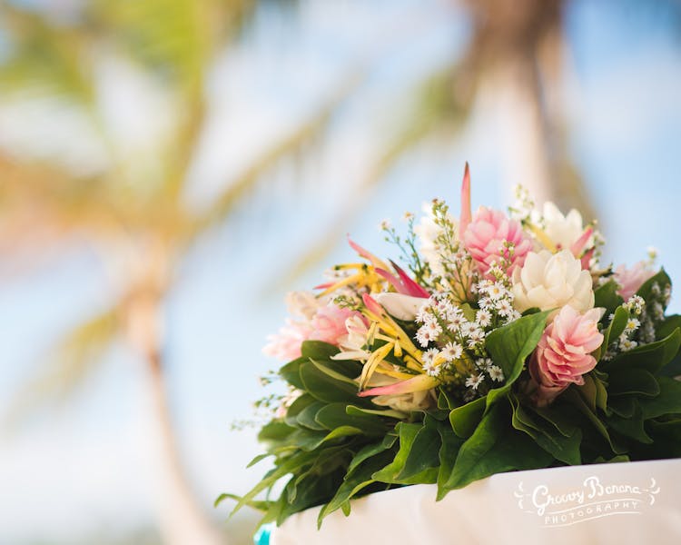 Bridal Bouquet #erakorbeachweddings #weddingceremonyonthebeachsouthpacific #Vanuatutropicalbeachweddings