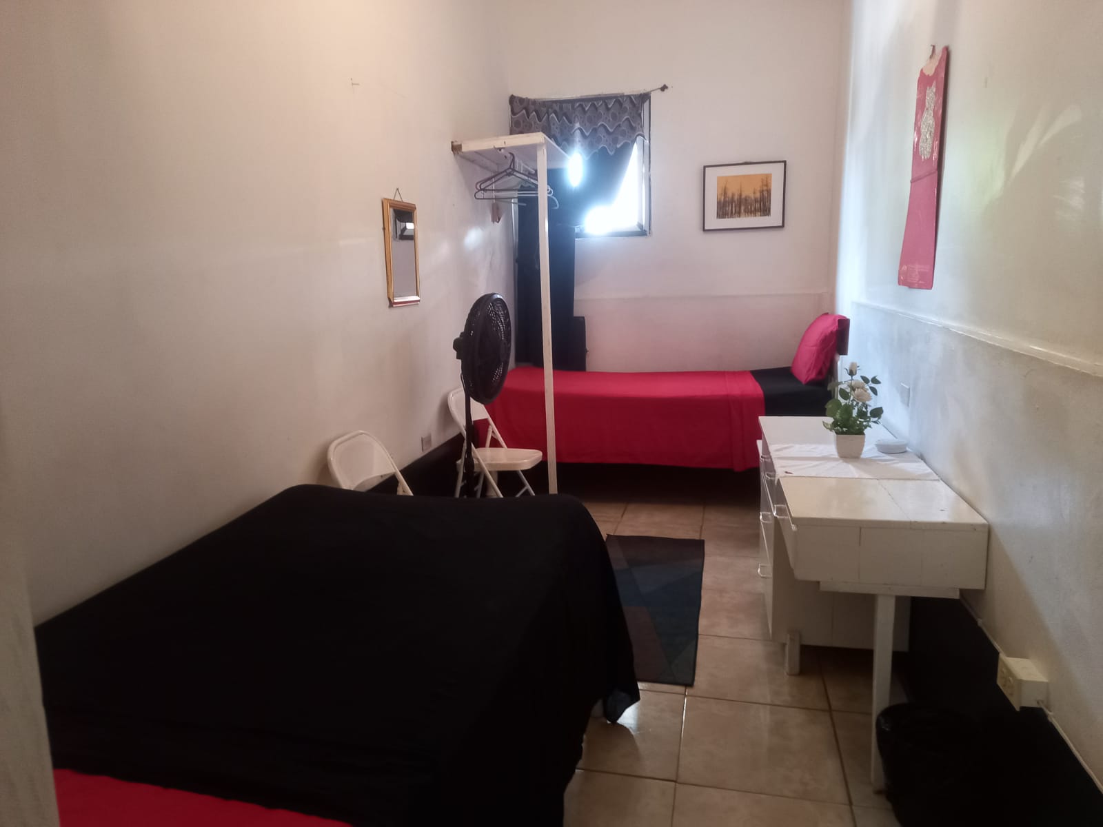 Room 2 Standard Twin Room with shared Bathroom