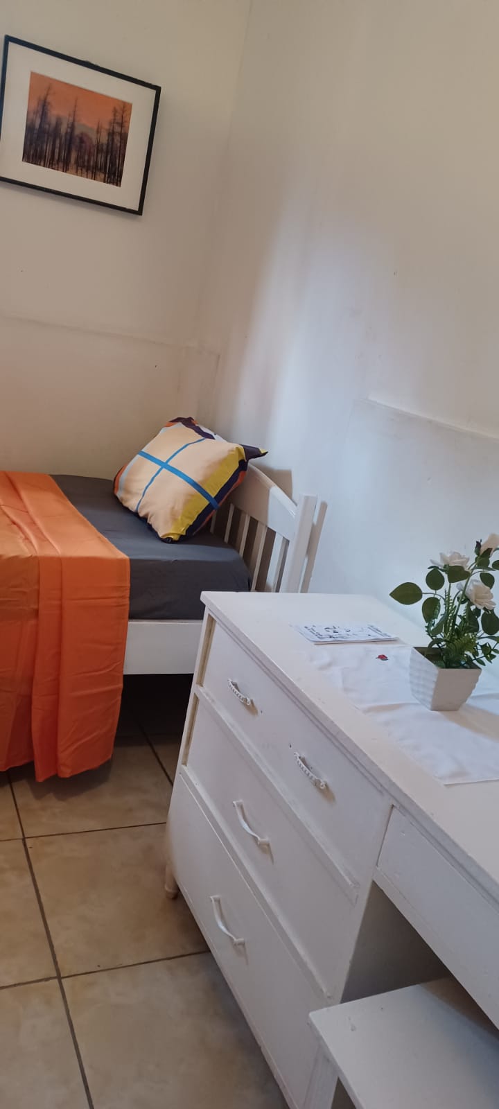 Room 3 Standard twin room with shared bathroom