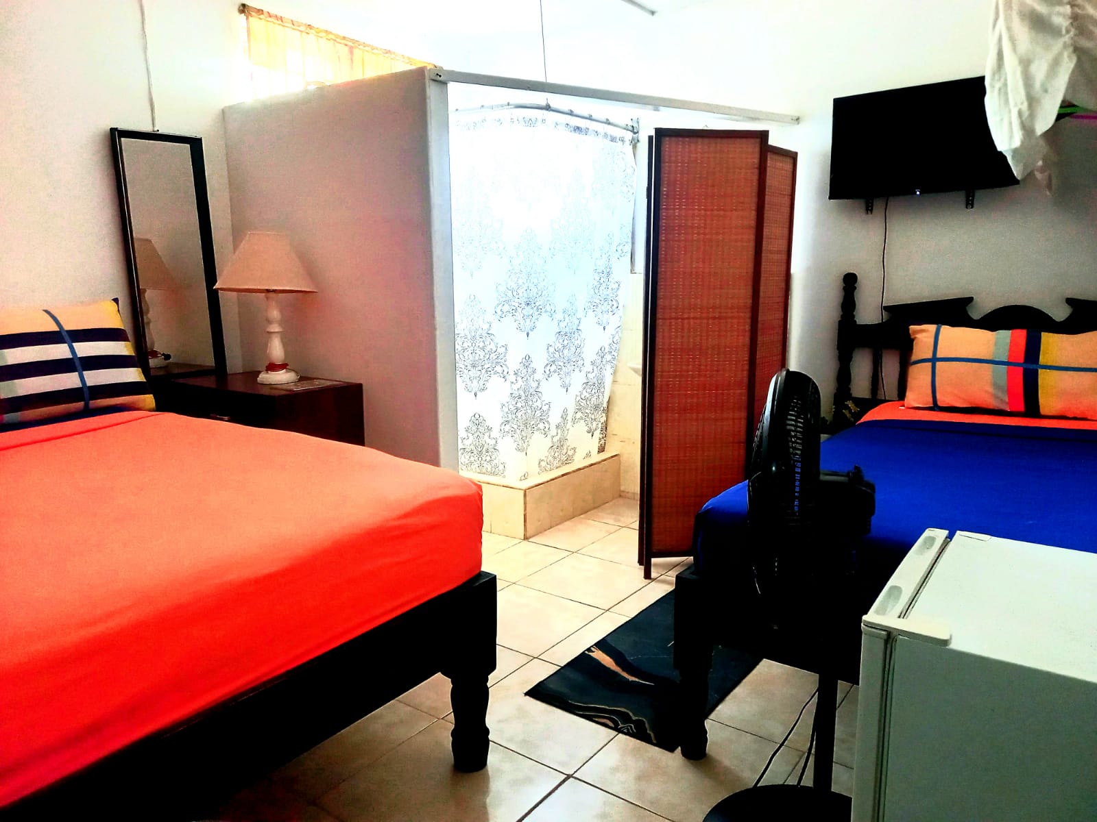 Room 6 Double Ensuite Room with extra bed.