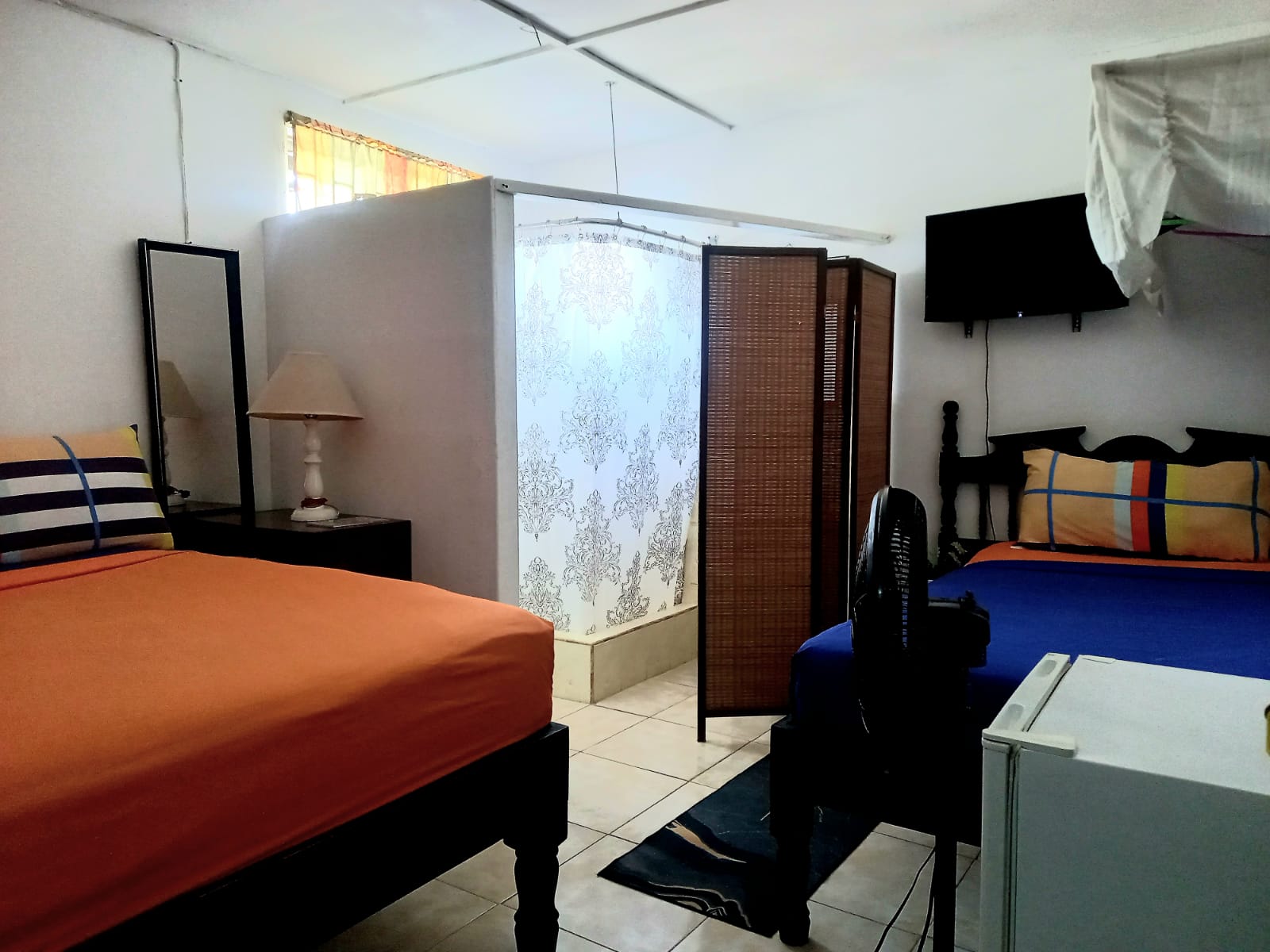 Room 6 Double Ensuite Room with extra bed.