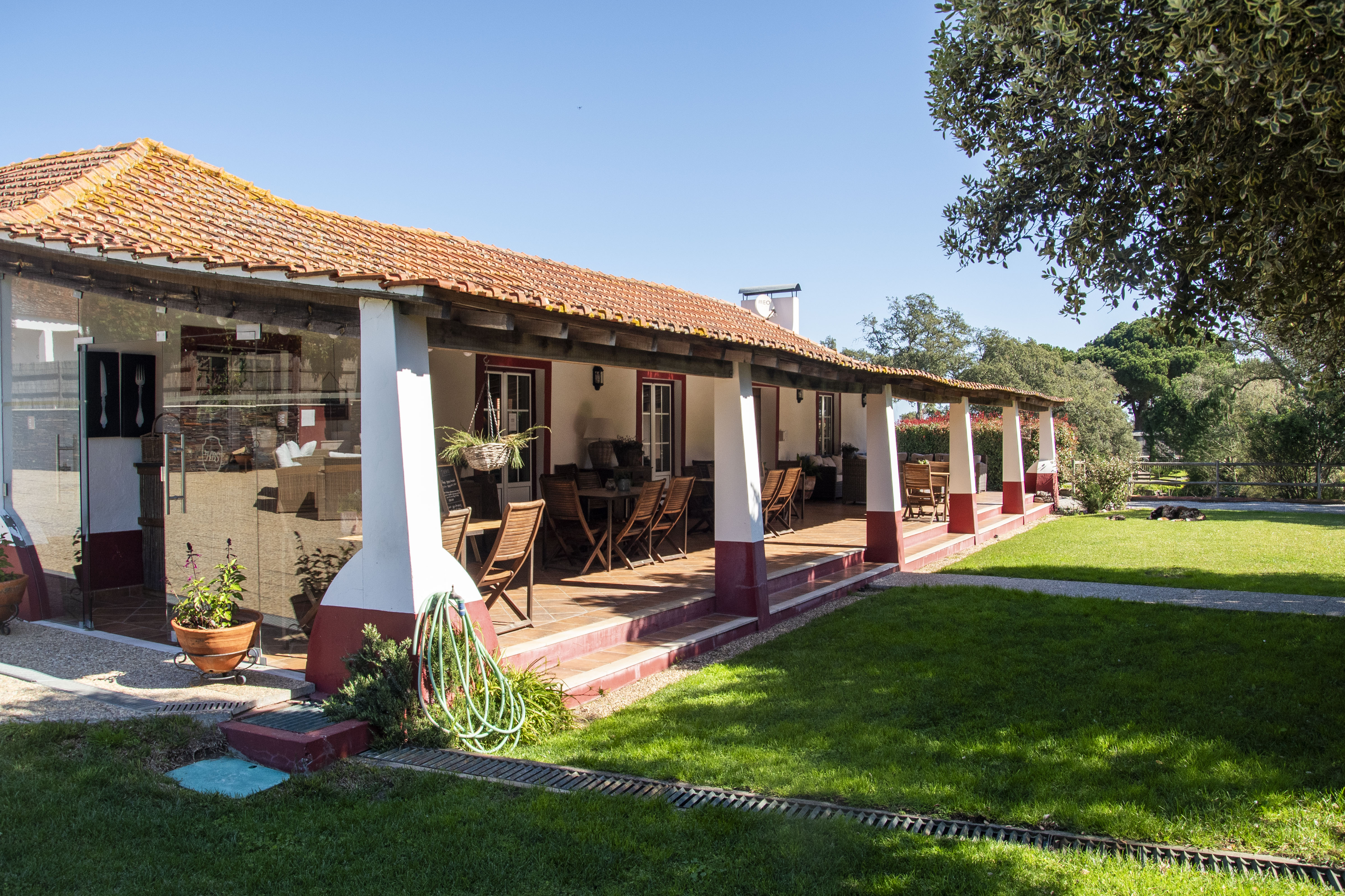 perspetiva exterior, jardins, alpendre