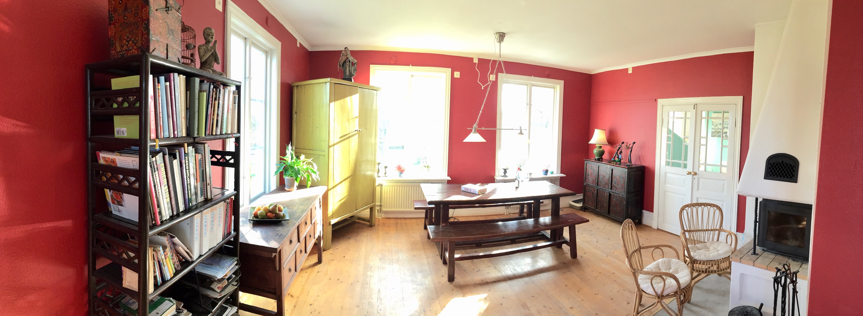 Three Pheasants kitchen panorama