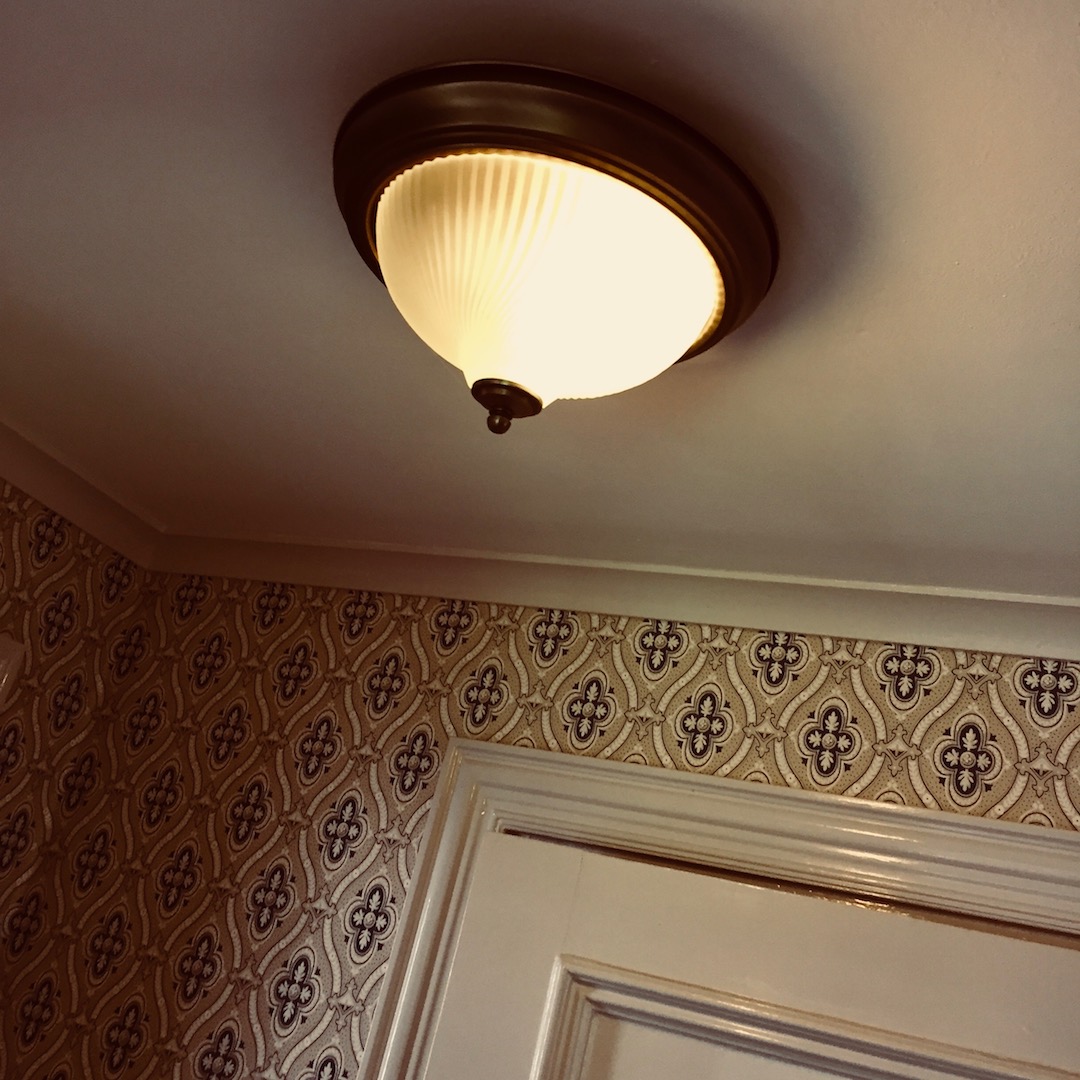 Ceiling lamps
