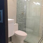 Studio 2 Bathroom