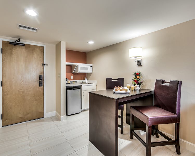 One Bedroom Suite dining area and kitchenette