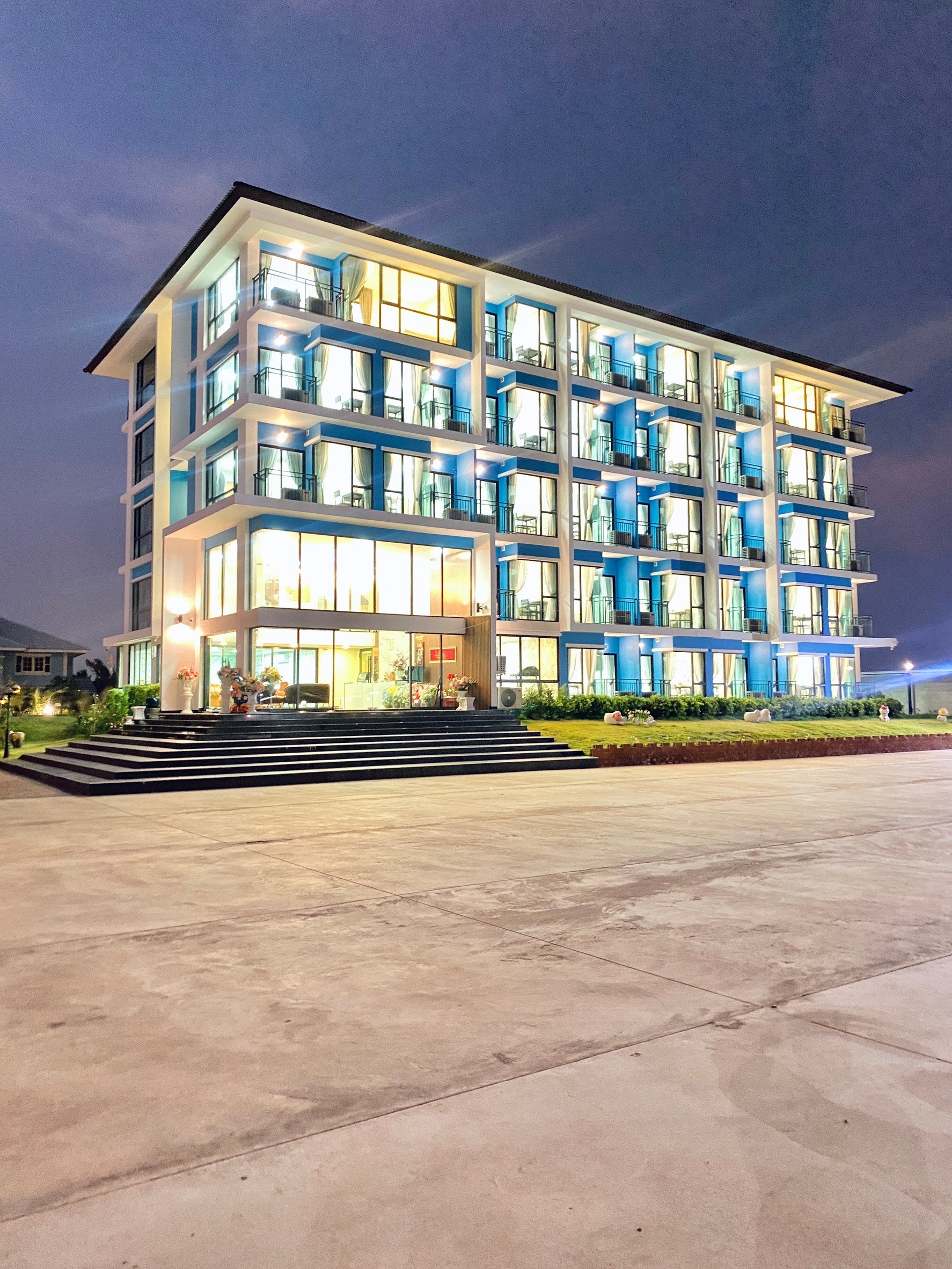 โรงแรมที่พักรายวัน รายเดือน อรุณสาคร คอนโดหรู พร้อมเฟอร์นิเจอร์หรู วิวสวย สงบเงียบ ปลอดภัย ตั้งอยู่ พันท้ายนรสิงห์ สมุทรสาคร