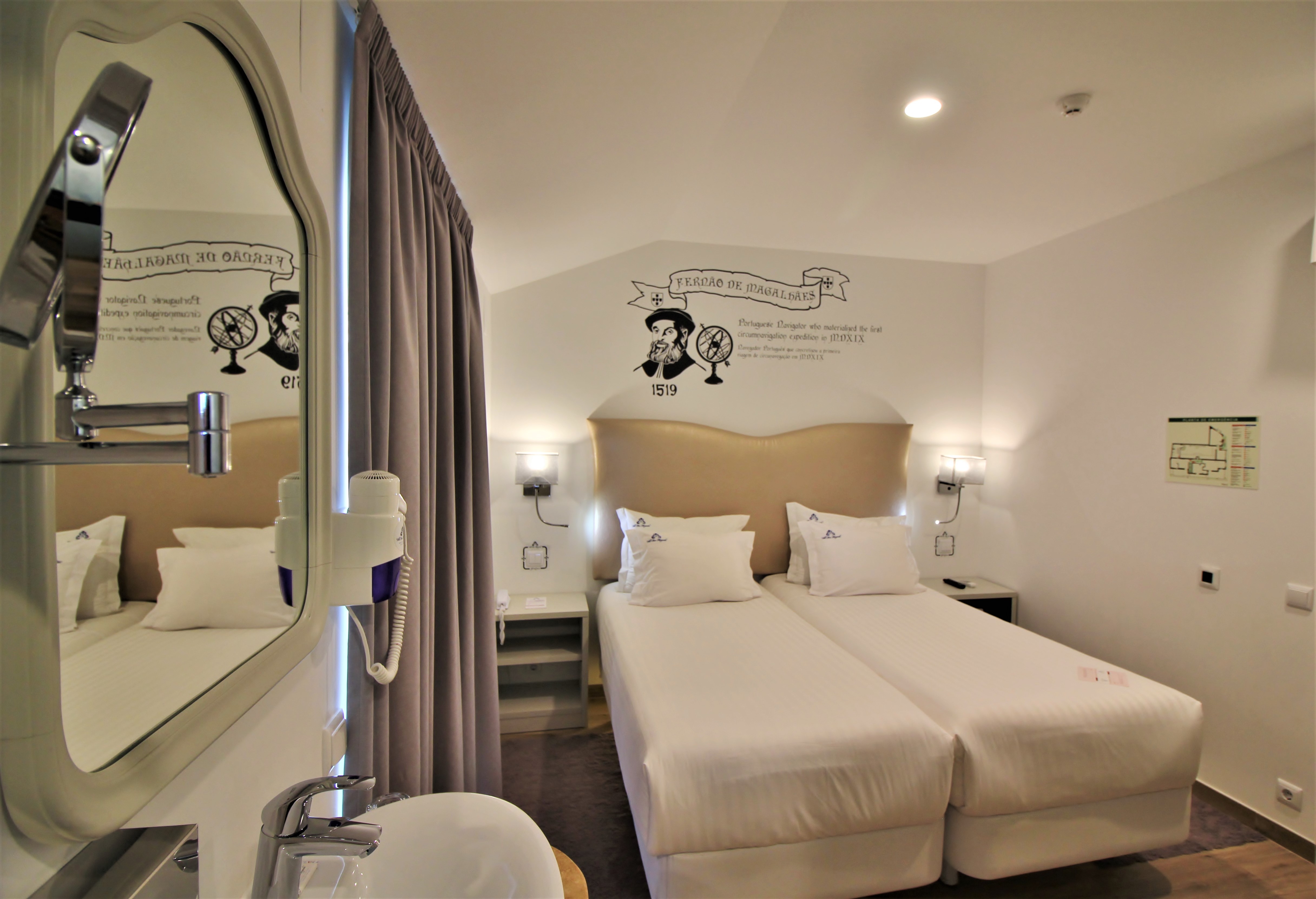 1519 - Quarto Twin c varanda