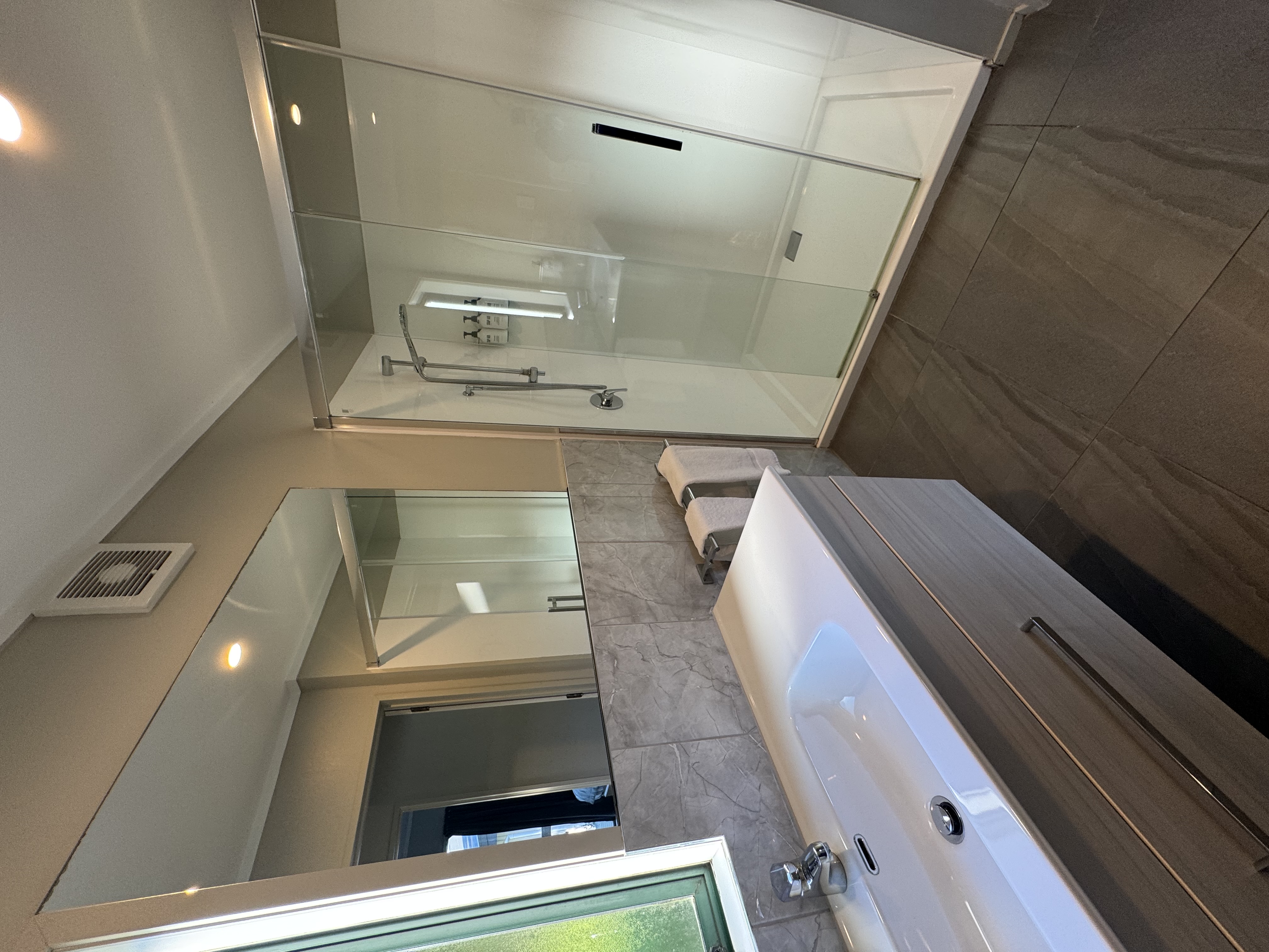 Comfort Inn Sunset, Thames Unit 9.Three Bedroom Family Cottage