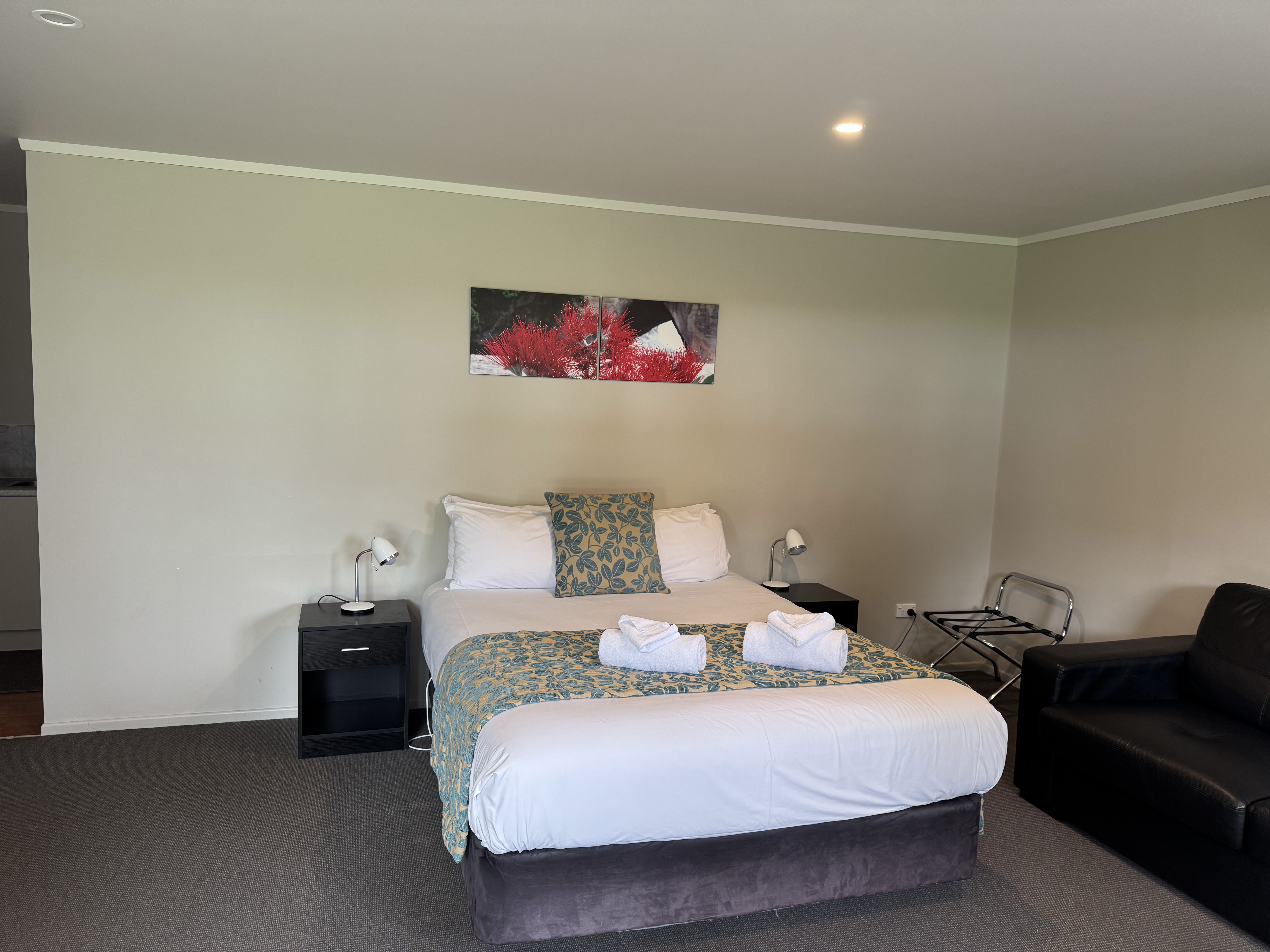 Queen Seaview Studio