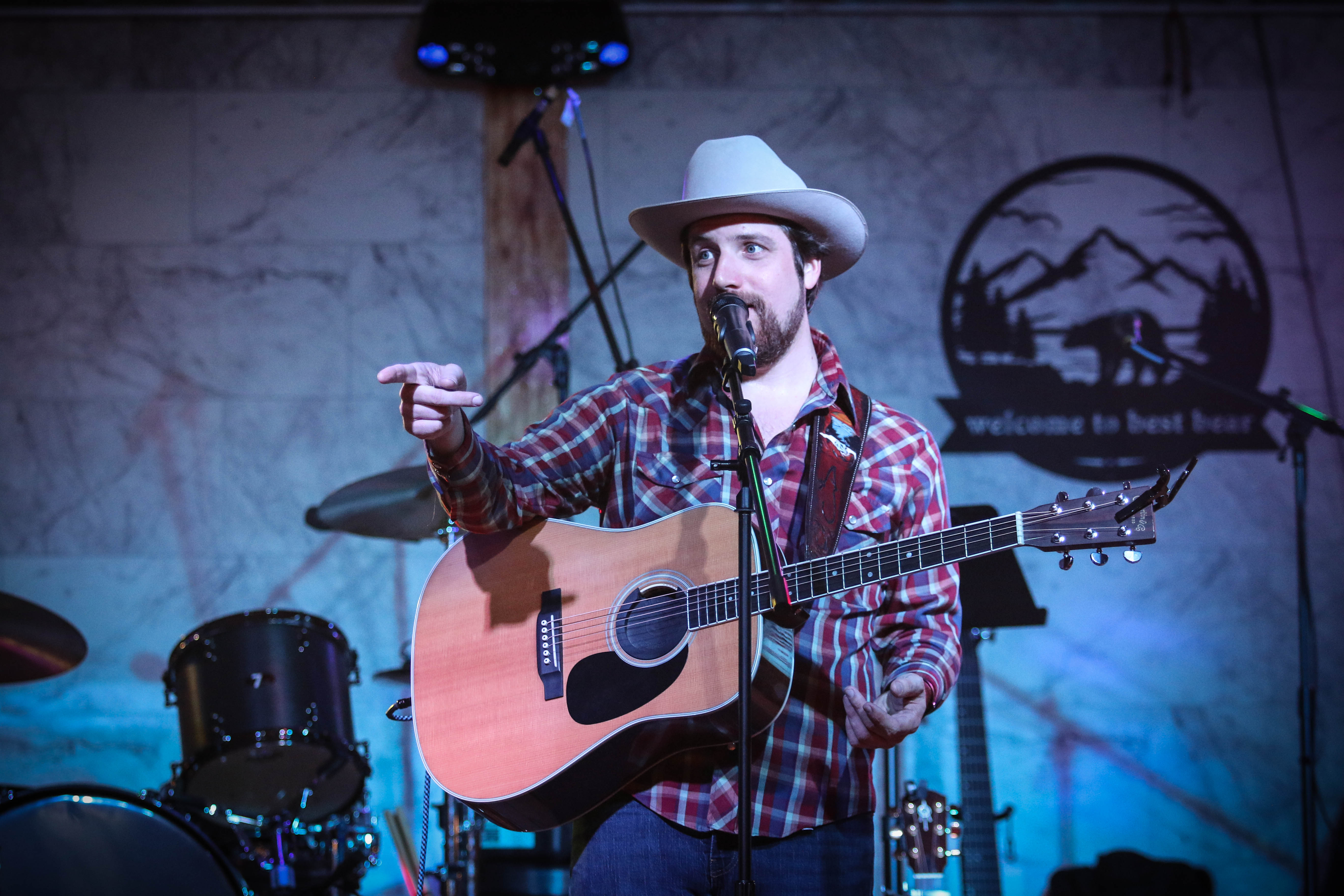 alt="Addison Johnson live performance bringing energy to the Rhinestone Event Center at Best Bear