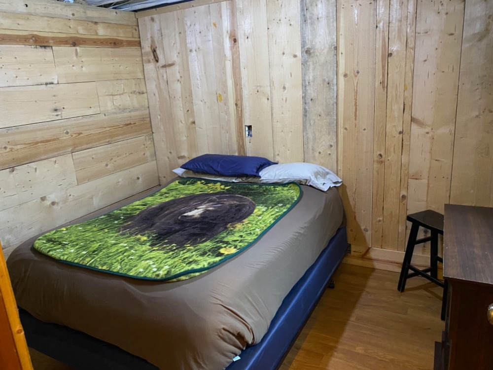 Lincoln Hills Cabin 4th Bedroom at Best Bear Lodge & Campground. Irons, Michigan