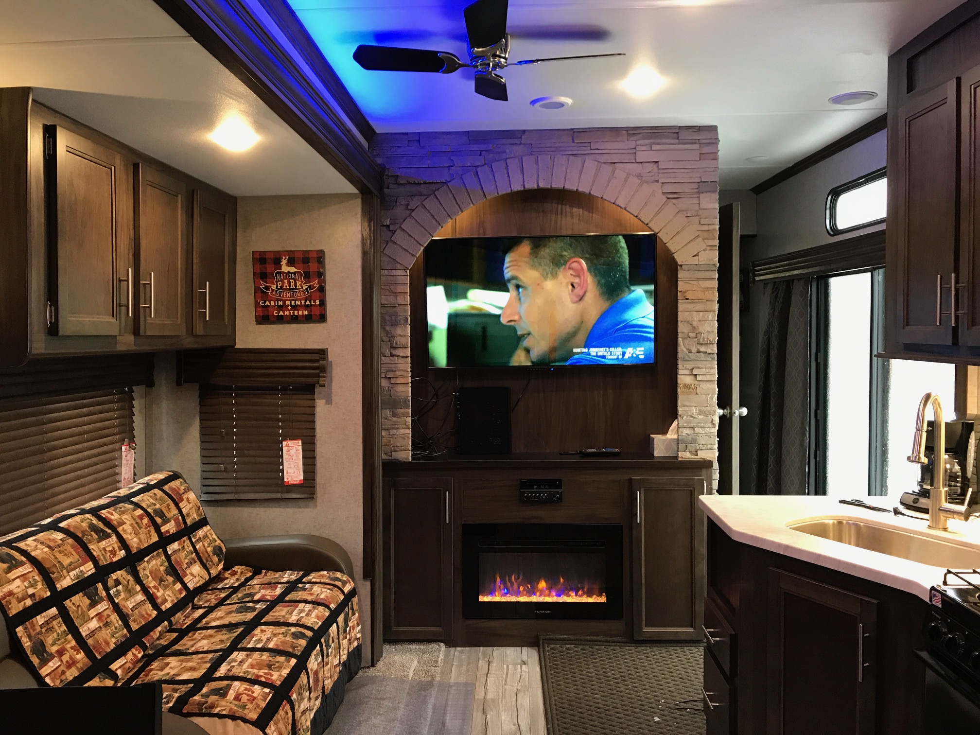 Grand Cherokee Destination RV Cabin Rental at Best Bear Lodge & Campground