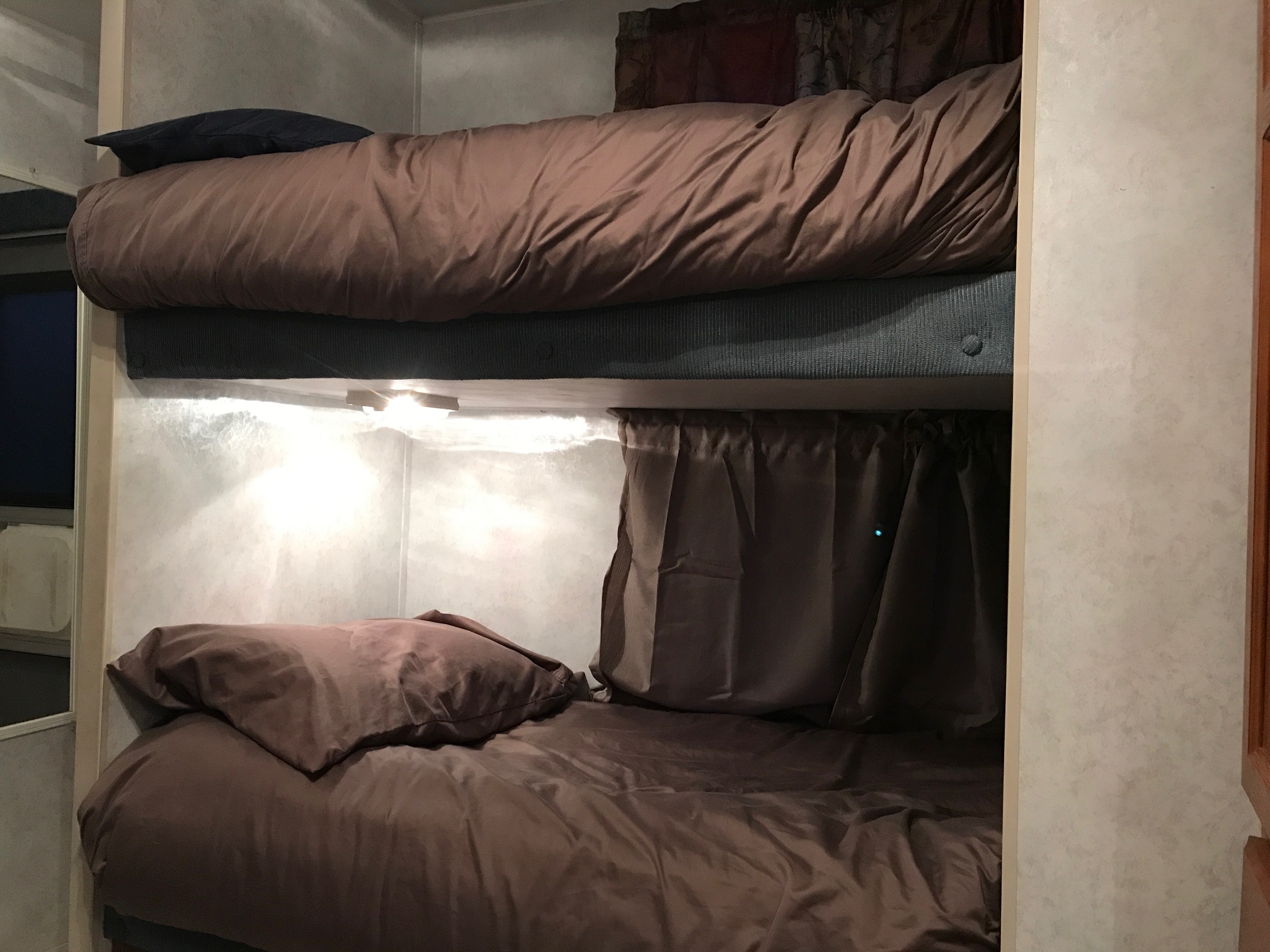 Best Bear Lodge & Campground Accommodations