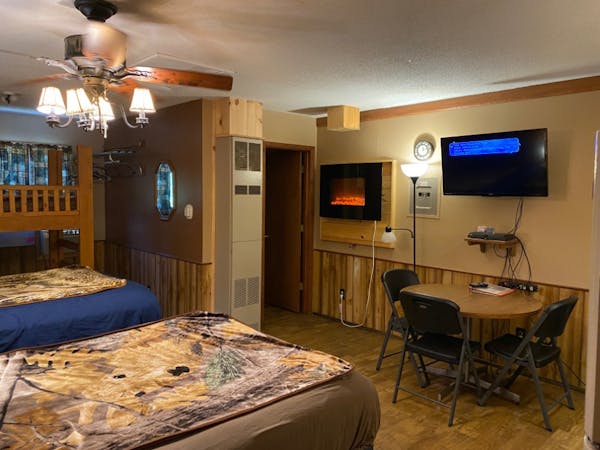 Lodging Room 3, Best Bear Lodge & Campground