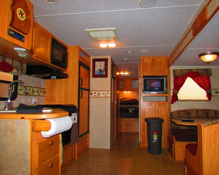 Cabin RV at Best Bear Lodge