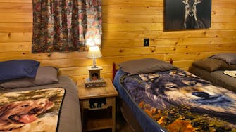 Lodging Room 1, Best Bear Lodge & Campground