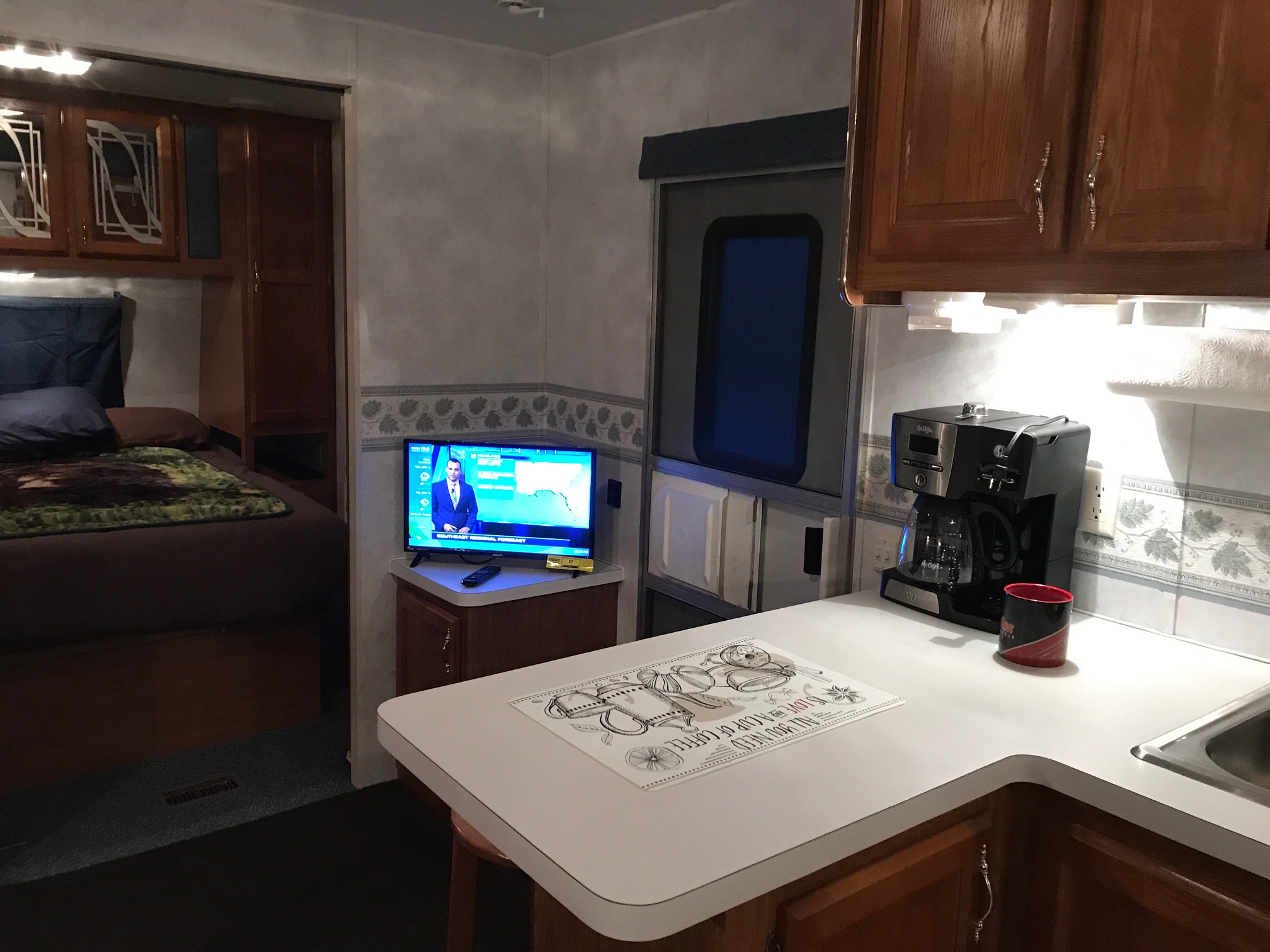 Best Bear Lodge & Campground Accommodations