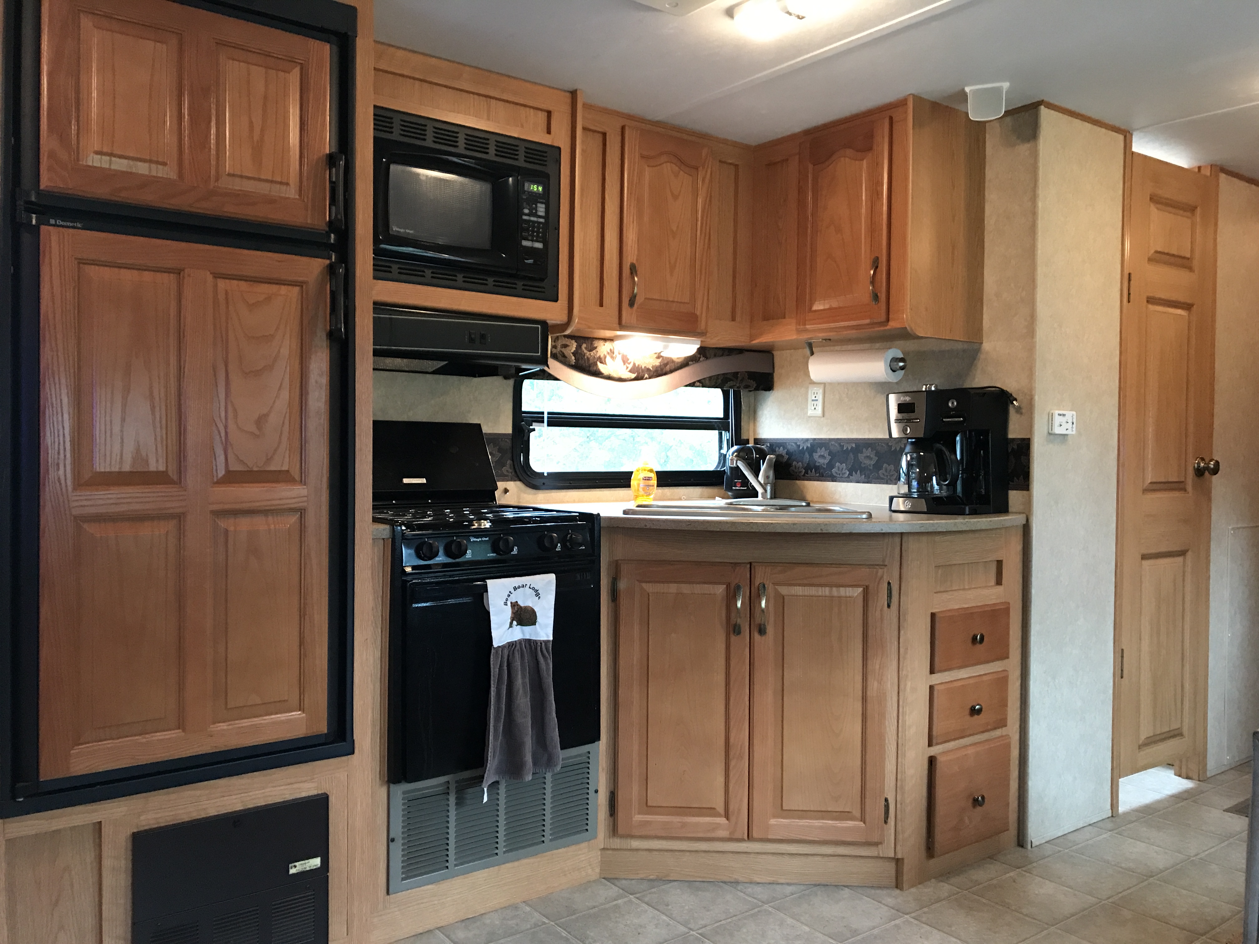 Best Bear Lodge & Campground Accommodations