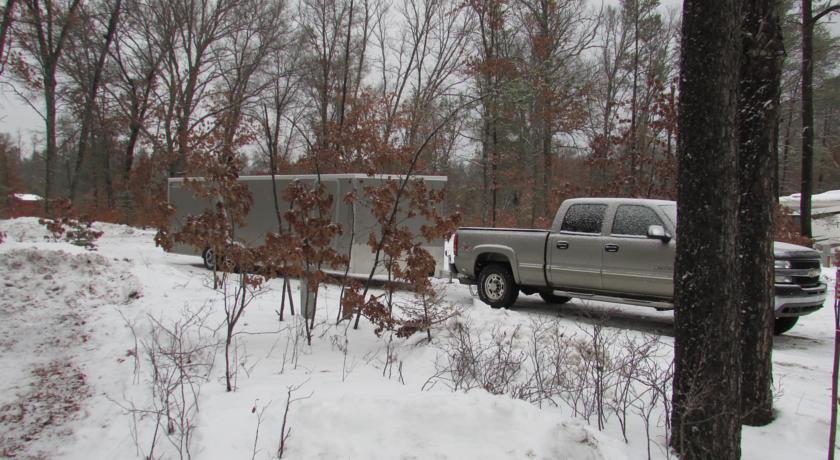 Plenty of parking at Best Bear Lodge & Campground.