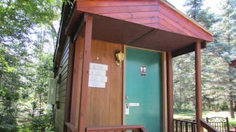 Best Bear Lodge & Campground Bathhouse 2