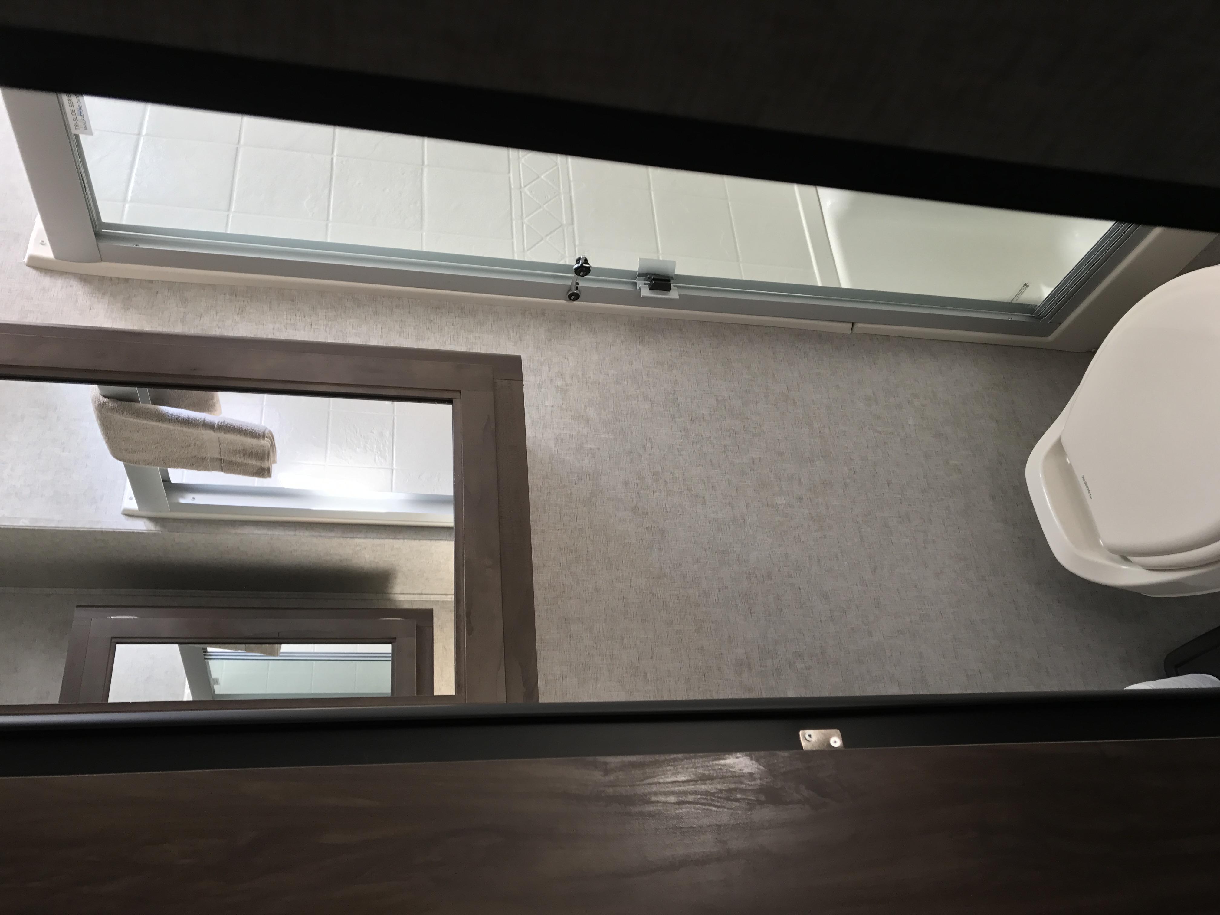 Grand Cherokee Destination RV Cabin Rental With Residential Shower at Best Bear Lodge & Campground